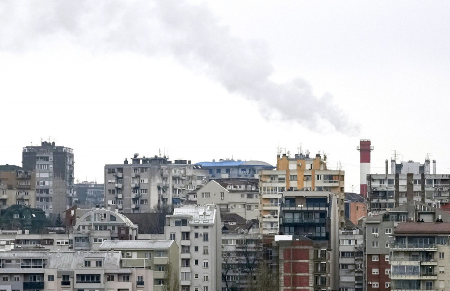 Grejna sezona zvanično je počela: Neki Beograđani se probudili u toplim stanovima, drugima grejanje "zakasnilo"