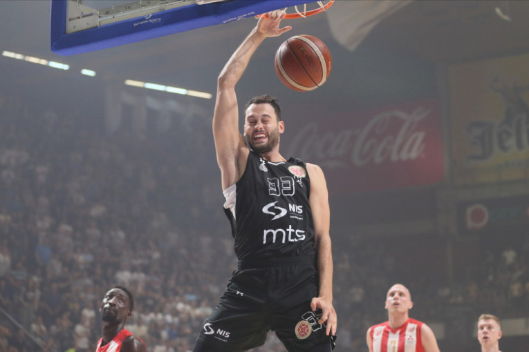 Bivši košarkaš Crvene zvezde i Partizana postaje slobodan agent