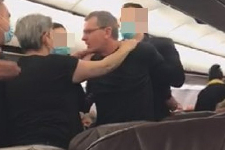 Imamovića terete za širenje nacionalne i verske mržnje: Epilog sramnog incidenta u avionu (VIDEO)
