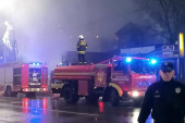 Buktinja u centru Beograda: Gori automobil kod Jugoslovenskog dramskog pozorišta