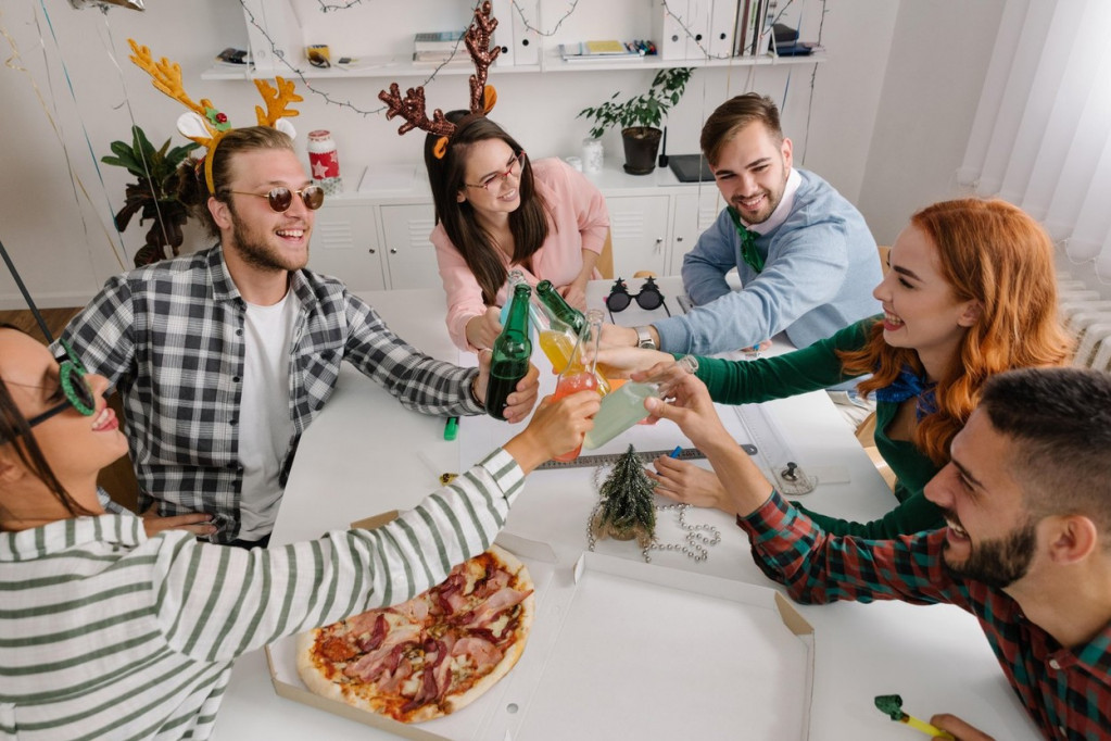 Vikend horoskop od 26. do 28. decembra: Bikovi, uživaćete u dobrom društvu i hrani, Rakovi, bićete osetljivi na stres