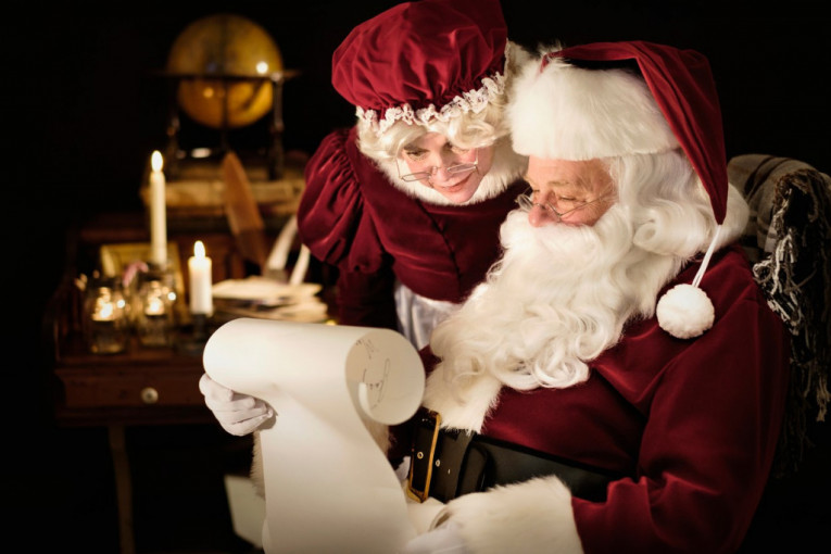 Najsmešnija pisma Deda Mrazu: Kako postati lepši od drugarice i dobiti prase za Božić?