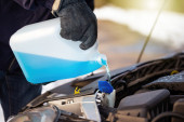 Čuvajte svoj automobil: Antifriz štiti motor od smrzavanja i korozije