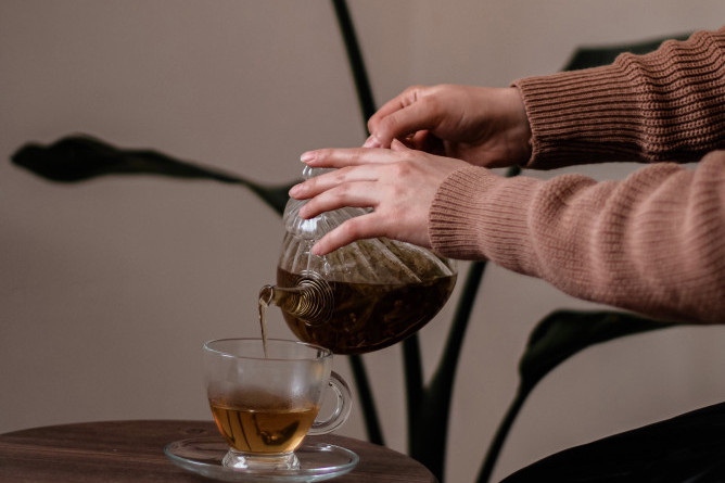 Idealan napitak u vreme praznika: Čaj koji poboljšava varenje, a pripremale su ga naše bake