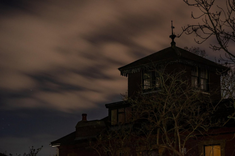 Crna gotička kuća postala je hit na internetu, ali je niko ne želi za sebe (FOTO)
