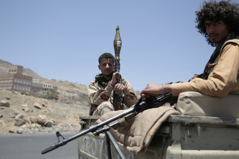 Rat se nastavlja: Najmanje 10 vojnika ubijeno u Jemenu nakon godinu dana zatišja!