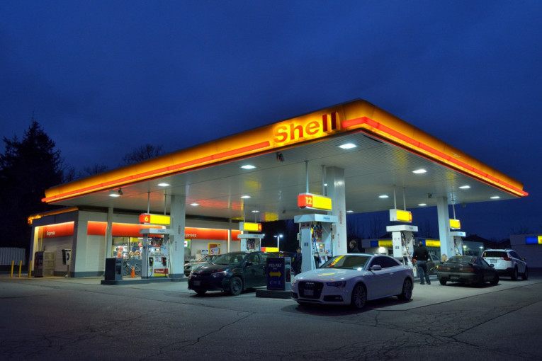 Kada benzinska stanica pogreši: Satima točili gorivo po bagatelnim cenama