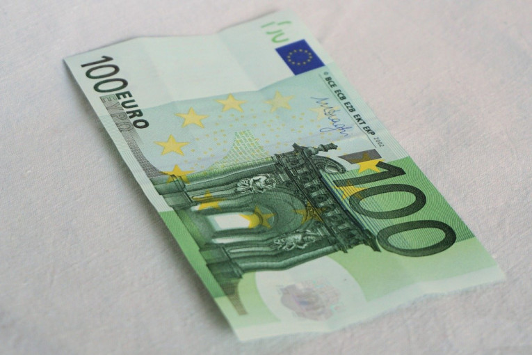Hoćete 100 evra od države, a nemate račun u banci? Postoji rešenje, a prijava je jednostavna