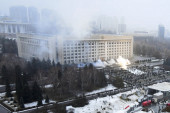 Haos u Kazahstanu: Zapaljena gradska uprava u Alma Ati, na meti i rezidencija predsednika, ima ranjenih vojnika (VIDEO)