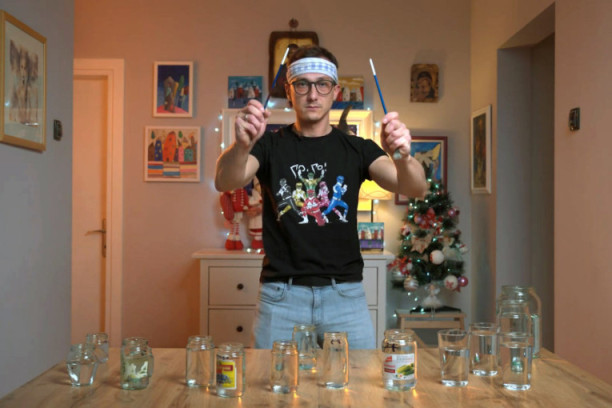 Najblesaviji konkurs Beogradske filharmonije: Novogodišnji izazov sviranja na svemu što postoji u kući, dobrodošli i kućni ljubimci (VIDEO)