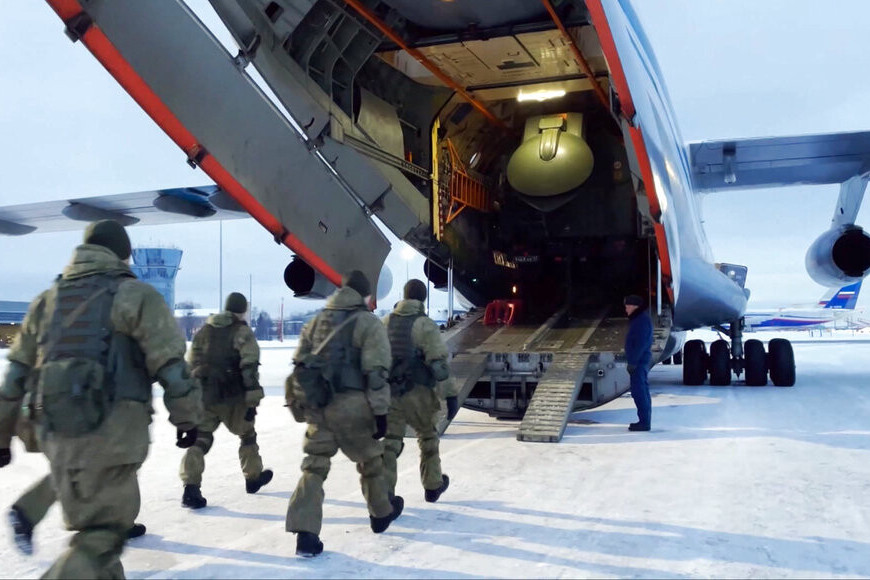 Mirovnjaci stižu u Kazahstan: Rusija nije jedina država koja šalje jedinice, Tokajev tražio pomoć od suseda (VIDEO)