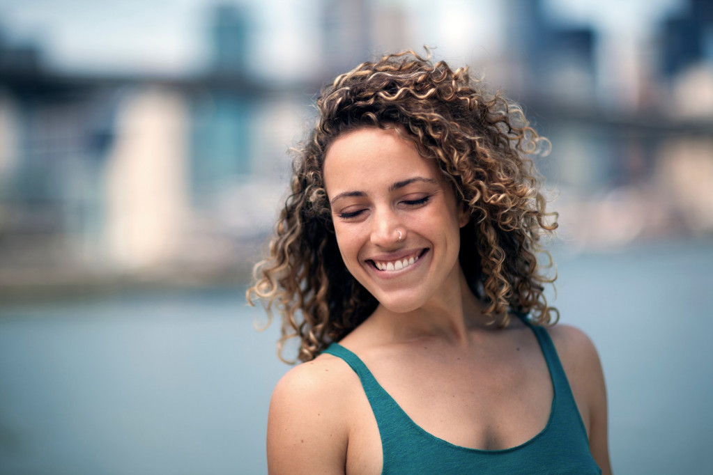 Kovrdže su ponovo u trendu: Vraćaju se na velika vrata, zato odložite peglu za kosu