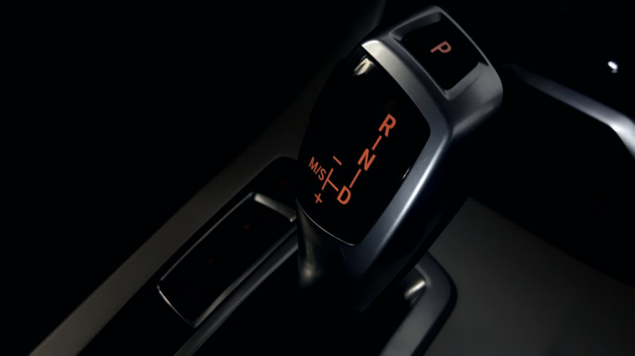 Manuelni ili automatski? Evo koji menjač pobeđuje u srcima vozača