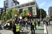 Hiljade ljudi na ulicama Australije: Demonstranti se sjatili u Melburnu sa jasnim zahtevima, pritisak na vladu sve veći (VIDEO)