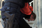 Hapšenje u Mirijevu! Napadnuti inspektori, zaplenjena dva kilograma droge
