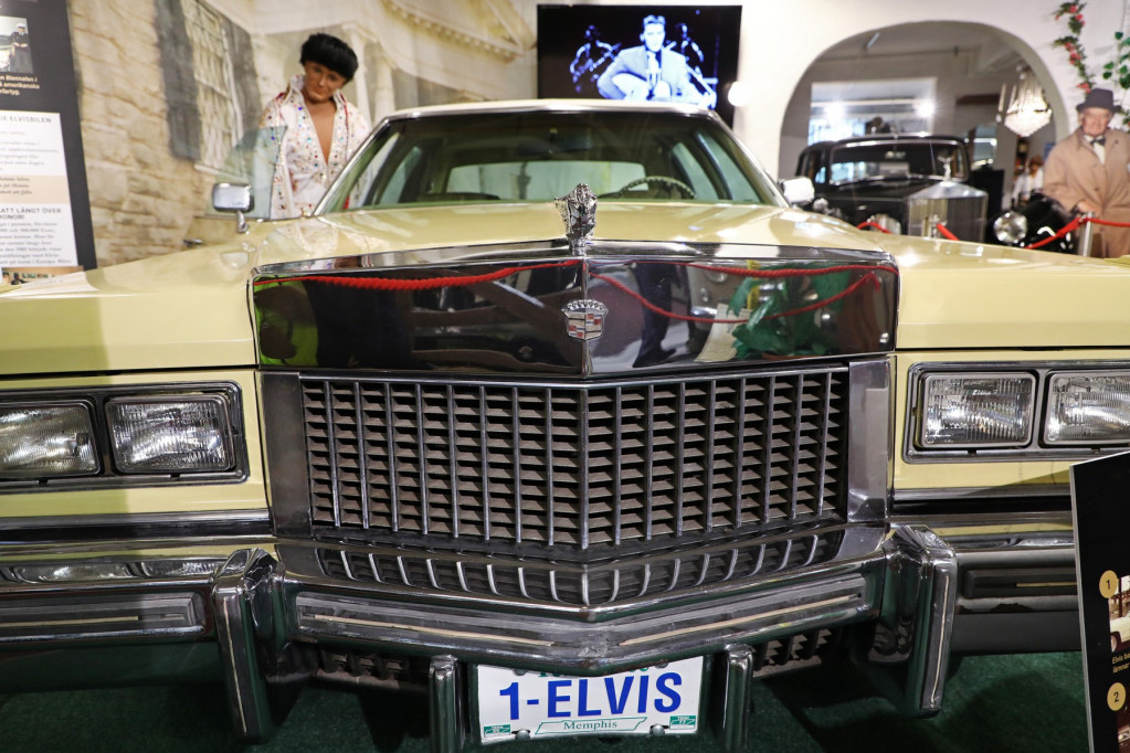 Prodaje se poslednji Elvisov "kadilak": Malo prešao, vozio ga doktor (FOTO)