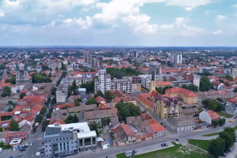 24SEDAM PANČEVO Četvrti je grad u Vojvodini po broju stanovnika, a šta mislite - koliko punoletnih građana živi u njemu?