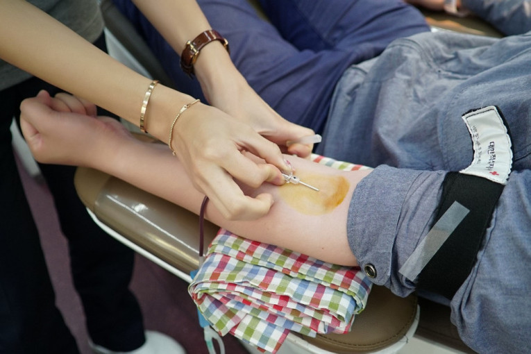 24SEDAM ZRENJANIN Novogodišnja akcija dobrovoljnog davanja krvi „Dar za dar“