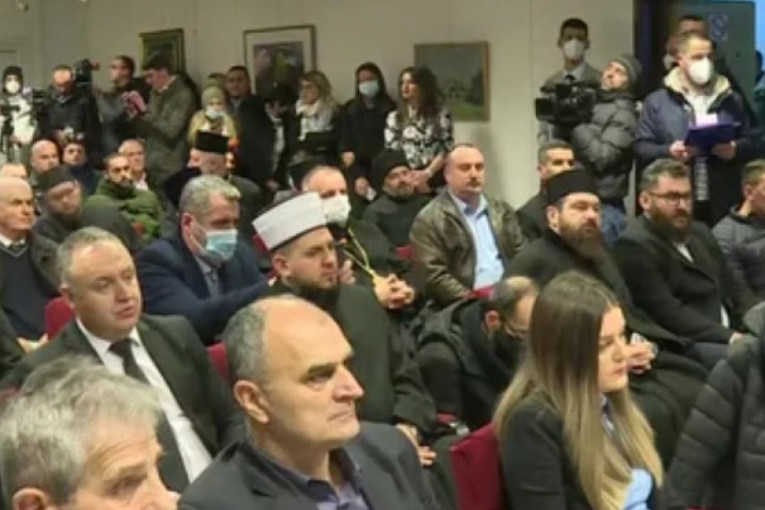 Vučić poslao jaku poruku:  Za nas je Priboj ispit, jesmo li ljudi ili nismo! Ako neko pokuša da to sruši... (VIDEO/FOTO)