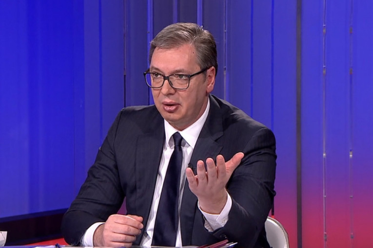 Specijalci sa dugim cevima upali u zgradu opštine Gračanica zbog proslave srpske Nove godine