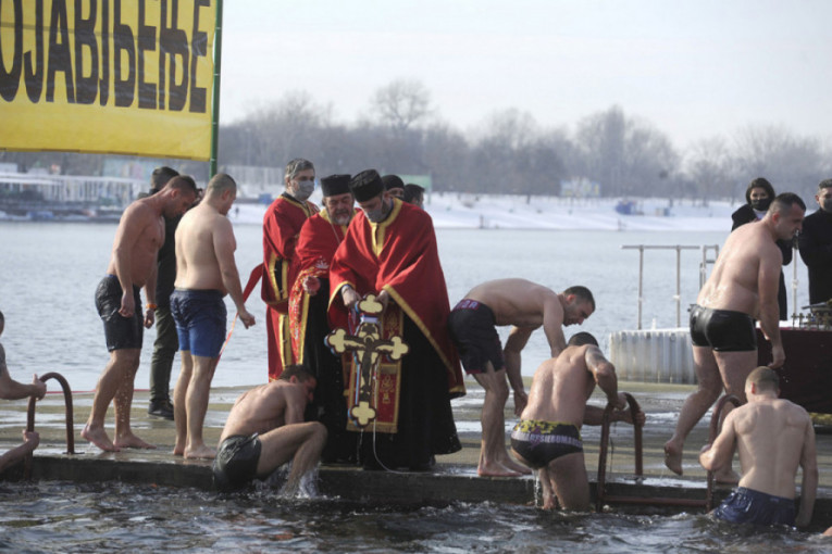 Otkazano plivanje za časni krst na Adi Ciganliji, ali će biti na drugom mestu