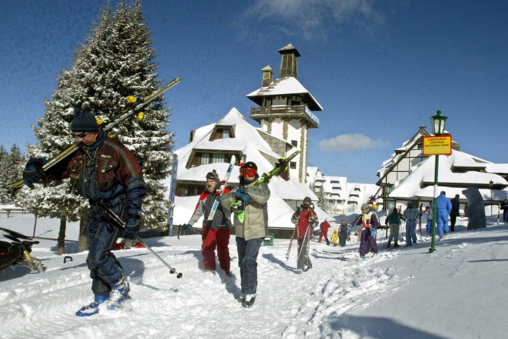 Na Kopaoniku oboren rekord posećenosti: Više od 15.000 skijaša u danu!