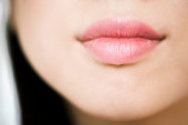 Teretana usne su najnoviji trend u šminkanju: Potrebne su vam samo dve stvari, a šminkerka otkriva šta je u ovom trendu ključno (VIDEO)