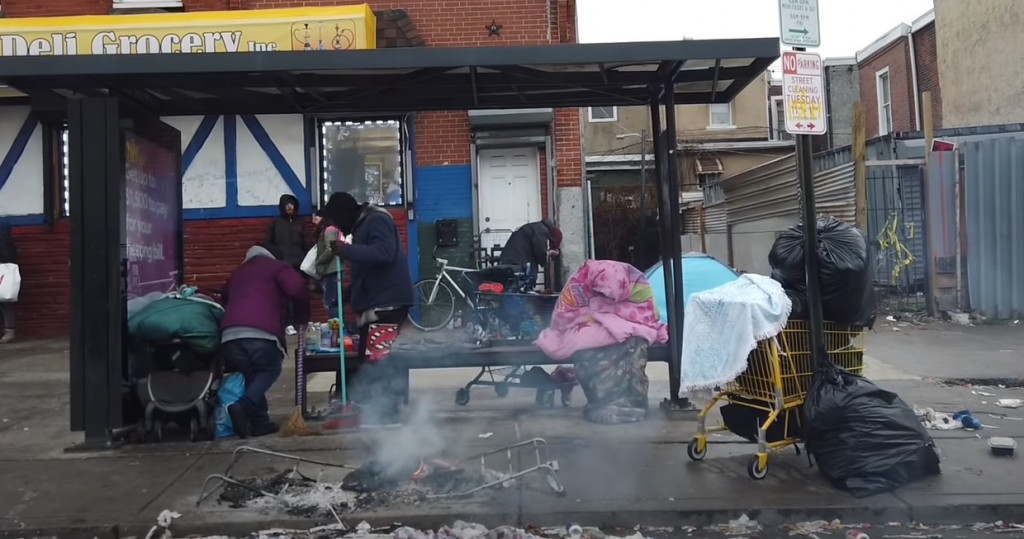 Tamna strana Amerike: Ljudi tumaraju kao zombiji, na ulicama scene koje nikada ne biste poželeli u svom gradu (VIDEO)