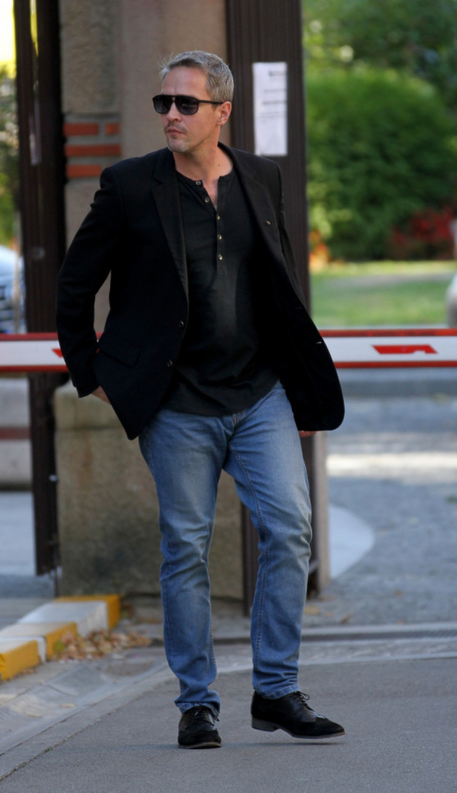 Sve žene su ga želele, a onda se povukao sa scene: Gde je i šta radi Aleksandar iz „Mješovitog braka"? (FOTO)