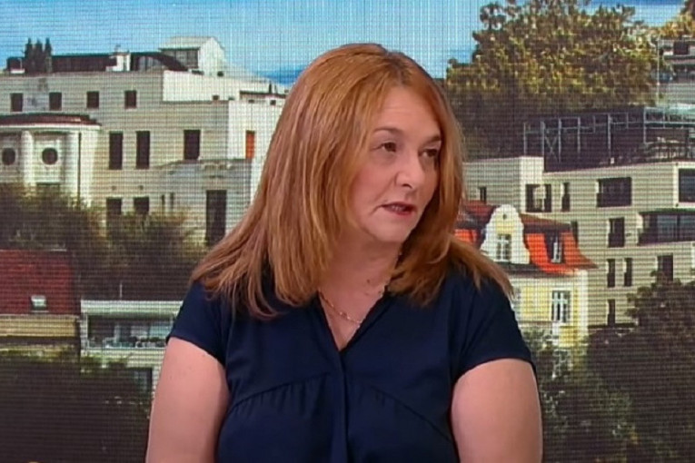 Ovo je novi protokol za lečenje korone u Srbiji: Limun, čaj i kokošija supa umesto gomile vitamina, i to nije sve