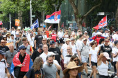 Srpska zastava na antivladinim demonstracijama u Sidneju u medijima odmah povezana sa Novakom