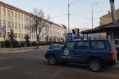 Incident u Severnoj Mitrovici: Bačena eksplozivna naprava na zgradu "Elektrokosmeta"