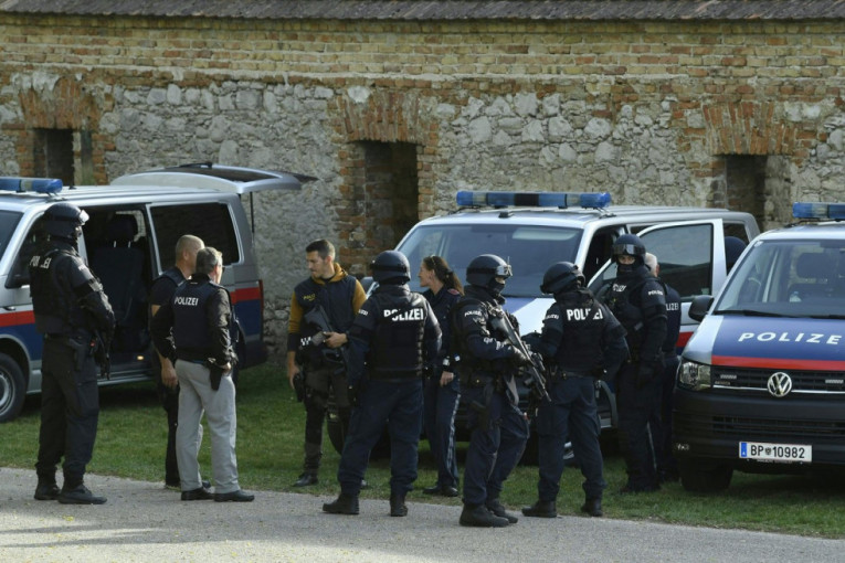 Austrijska policija uhapsila tri Srbina za dva dana! Jedan lažno prijavio krađu, pa bežao od policije kroz prozor