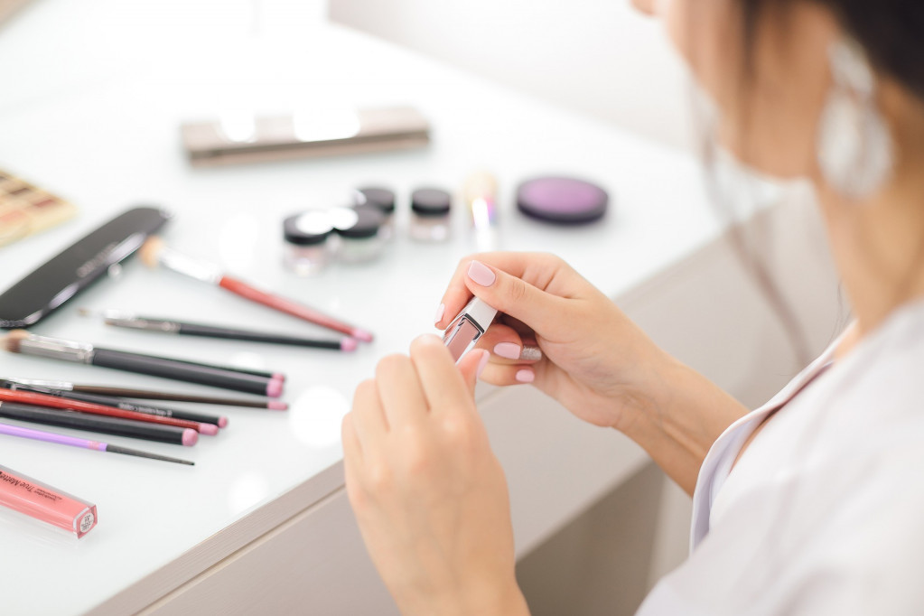 Samo vam odmažu: Ovih sedam mitova o šminkanju morate što pre da zaboravite
