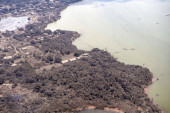 Snimci iz vazduha pokazuju razmere katastrofe na Tongi: Ostrva prekrivena pepelom, pojedini objekti srušeni  (FOTO)