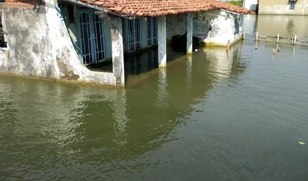Metropola koja tone: More guta sve pred sobom, toliko da država mora da izgradi novu prestonicu! (VIDEO)
