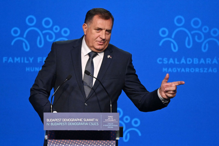 Dodik:Objasnio sam Borelju da Republika Srpska brani ustavni poredak u BiH