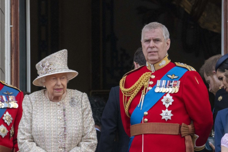 Princ Endru moli da mu se vrate kraljevske i vojne titule: Redovno o tome priča s kraljicom, ali pomaka nema