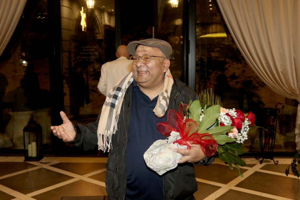 "Prošli su mu milioni kroz ruke, a na kraju je završio u iznajmljenom stanu": Najbolji prijatelj Džeja Ramadanovskog o pevačevom životu