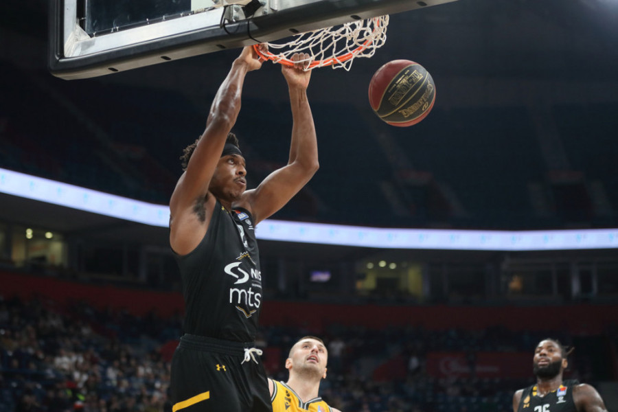 Uporedna statistika derbija: Zvezda za zrno efikasnija, Partizan jače skače i blokira! U jednome su neverovatno izjednačeni!