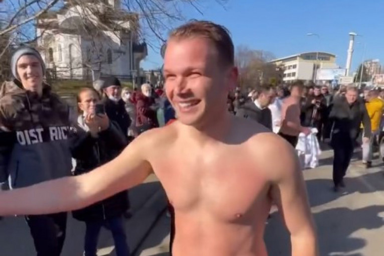 Draško Stanivuković plivao za Časni krst: Zadobio povredu, reagovala Hitna pomoć (FOTO/VIDEO)
