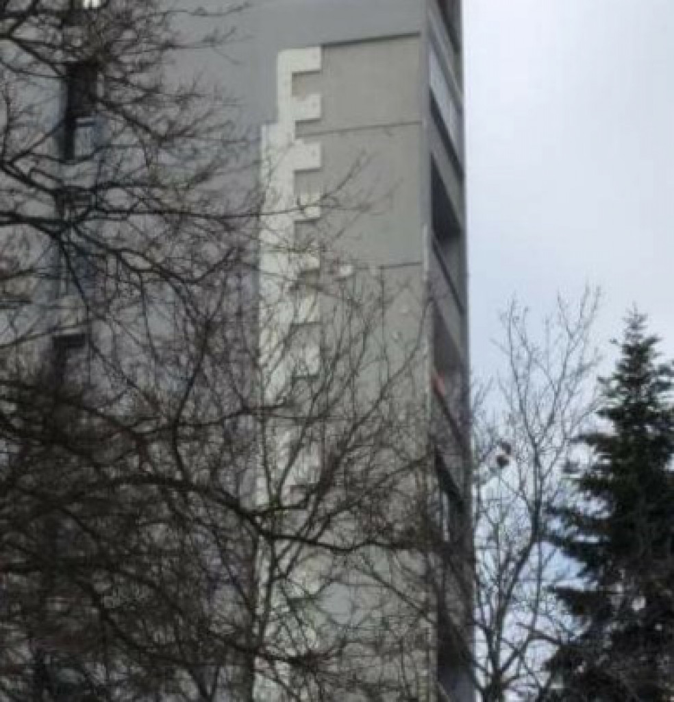 Stanari Labudovog brda u strahu zbog otpadanja fasade: "Pukom srećom do sada niko nije nastradao"