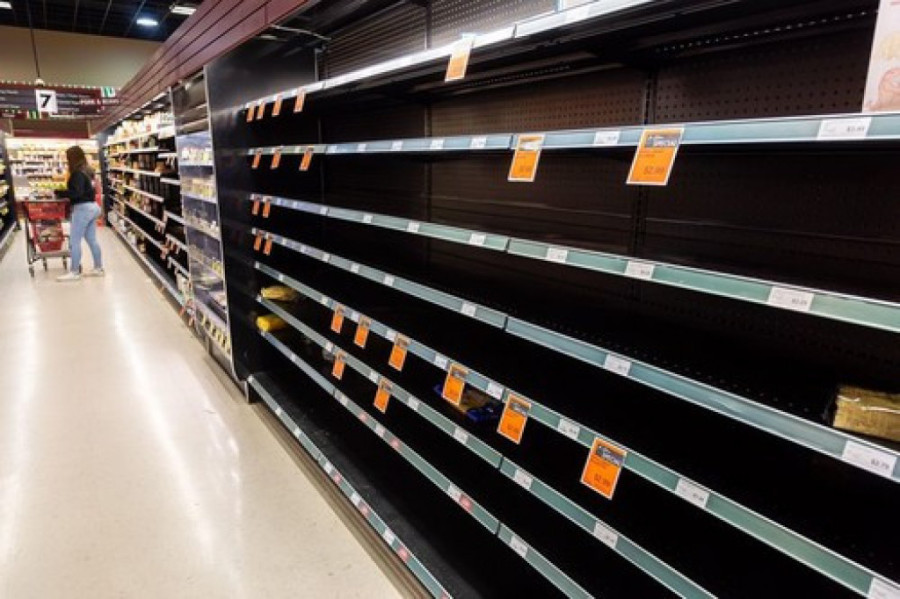 Borbi sa inflacijom nema kraja: Zašto su ponovo prazni rafovi?