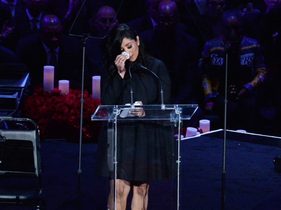 Fotografije pokojnog Brajanta „obilazile" barove, ostale skupove?! Udovica uperila prstom u policiju i vatrogasce!