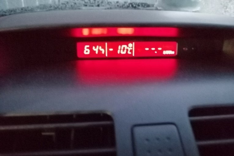 Vozači, budute oprezni! Sve je zaleđeno