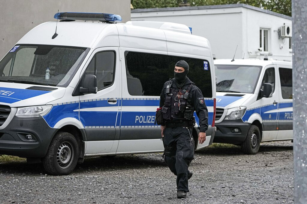 Horor u Nemačkoj: U stanu pronađena dva mrtva dečaka (7 i 9)! Za ubistvo braće sumnjiči se 43-godišnja žena!