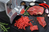 Masno mleveno meso može da upropasti kompletno jelo: Iskoristite ovu namirnicu i ručak će biti spasen