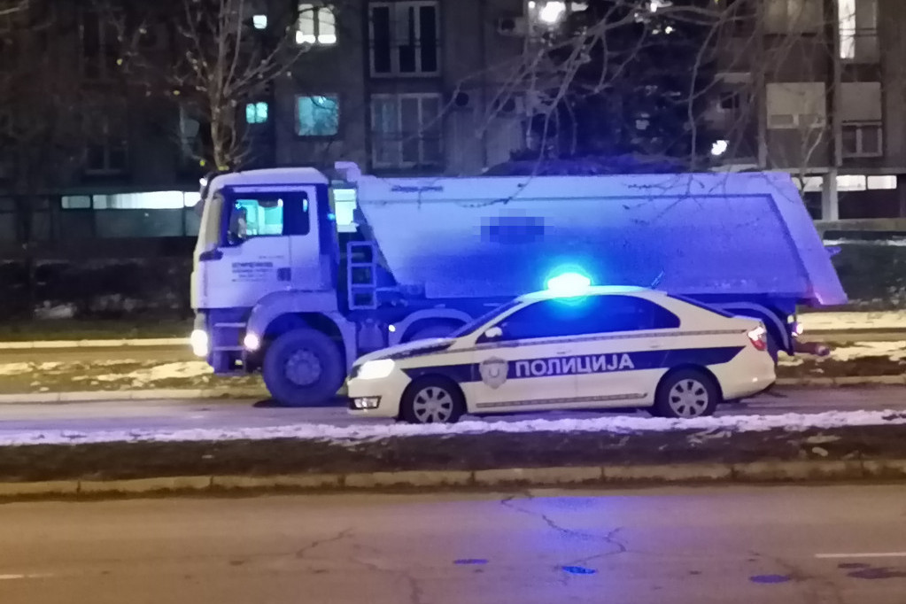 Ležala nepomično na asfaltu: Evo kako se branio vozač kamiona koji je pokosio devojčicu (11) na Novom Beogradu!