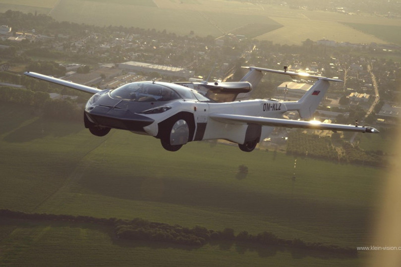 Ovaj leteći automobil sa BMW-ovim motorom sada je zvanično sertifikovan za letenje (VIDEO)