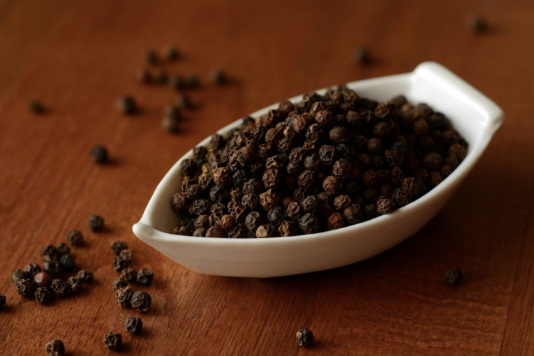 Čini čuda za liniju: Dodajte u sok od limuna jedan začin i kilogrami će spadati kao od šale